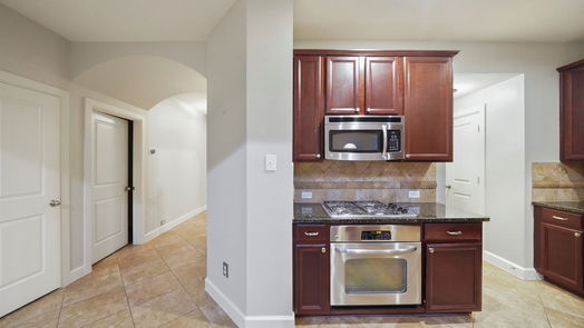 Humble 2-story, 4-bed 7030 Dewberry Shores Lane-idx