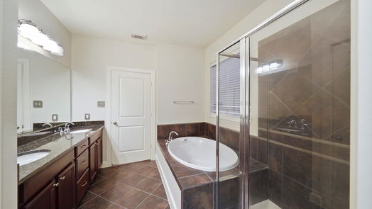 Humble 2-story, 4-bed 7030 Dewberry Shores Lane-idx