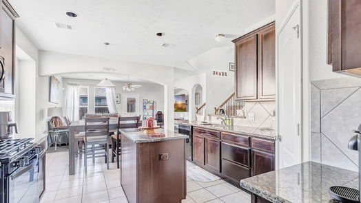 Crosby 2-story, 4-bed 13702 Kodiak Brown Bear Street-idx