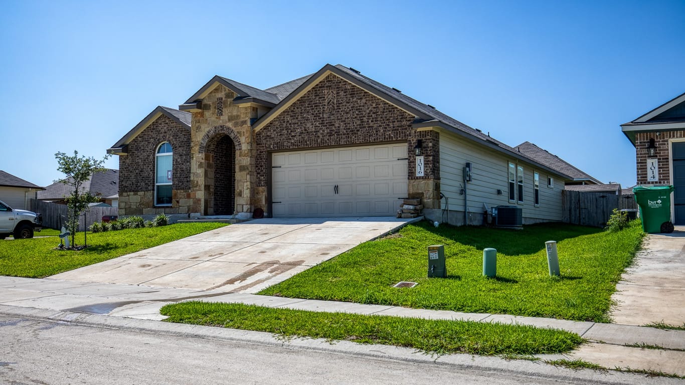 Brenham 1-story, 4-bed 1016 Fannin St-idx