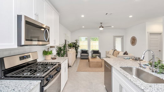 Fresno 1-story, 4-bed 4943 Pine Haven Lane-idx