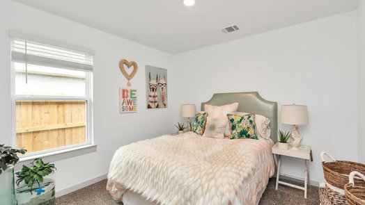 Fresno 1-story, 4-bed 4943 Pine Haven Lane-idx