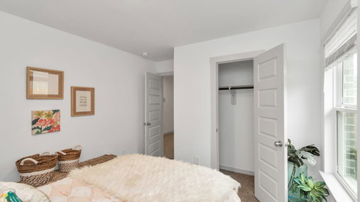 Fresno 1-story, 4-bed 4943 Pine Haven Lane-idx