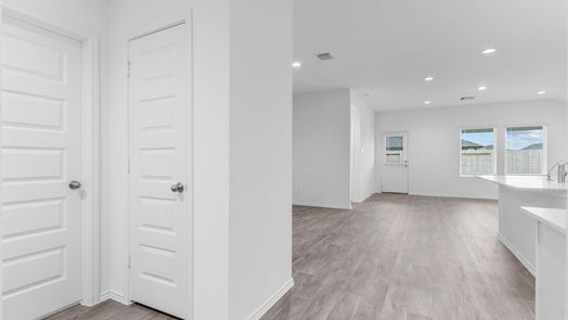 Sealy 1-story, 4-bed 2027 Woodlark Way-idx