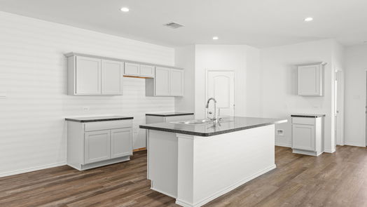 Spring 1-story, 3-bed 5706 Avalon Woods Drive-idx