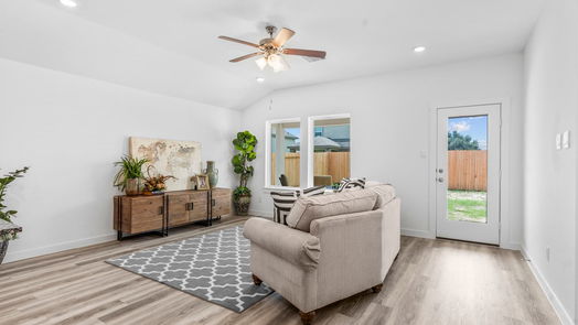 Texas City 1-story, 4-bed 9313 Chelsea Street-idx
