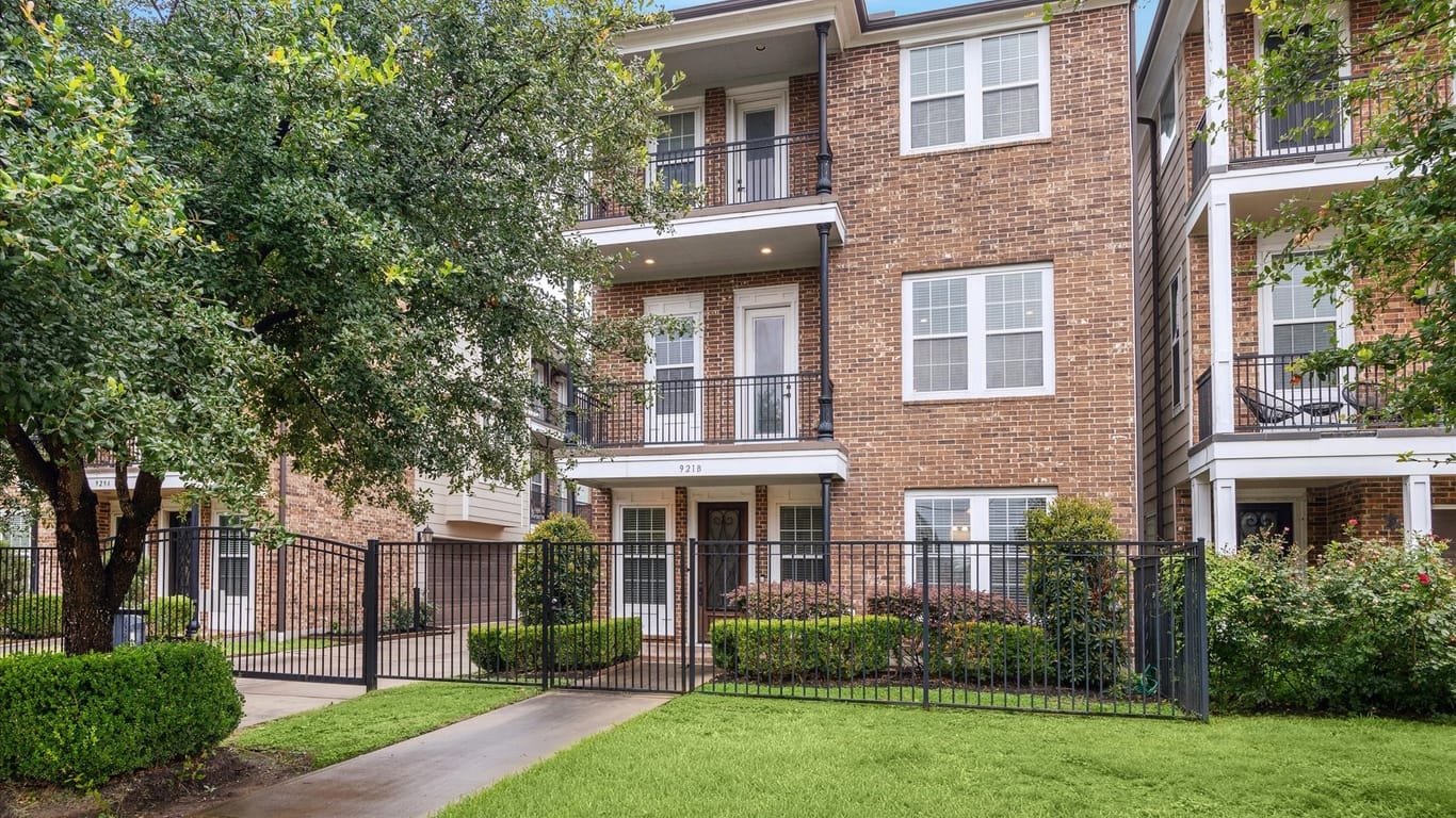 Houston 3-story, 3-bed 921 W 19th Street B-idx