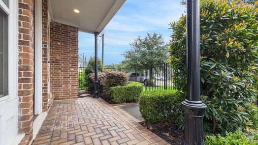 Houston 3-story, 3-bed 921 W 19th Street B-idx