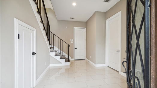 Houston 3-story, 3-bed 921 W 19th Street B-idx