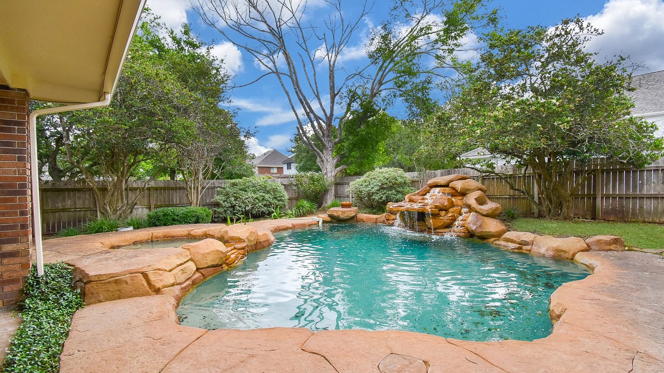 Sugar Land 2-story, 4-bed 16703 Chestnut Meadow Court-idx