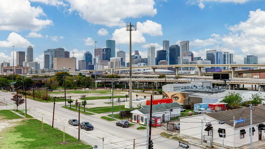 Houston 4-story, 3-bed 2105 Emancipation Avenue-idx