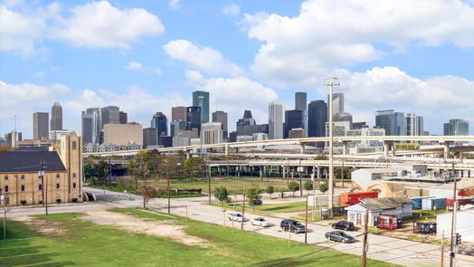 Houston 4-story, 3-bed 2115 Emancipation Avenue-idx