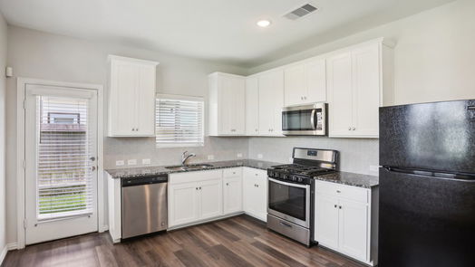 Pearland 2-story, 4-bed 7117 Fannin Street-idx