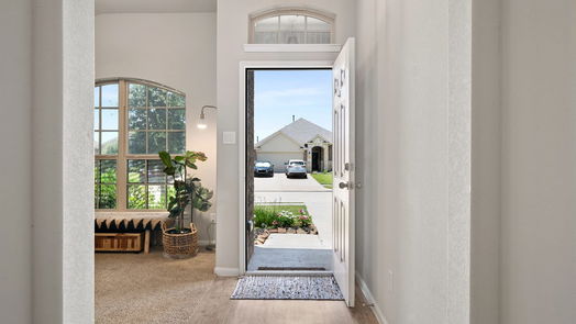 Dickinson 1-story, 3-bed 6709 Coral Bells Lane-idx