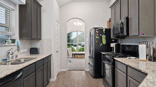 Dickinson 1-story, 3-bed 6709 Coral Bells Lane-idx