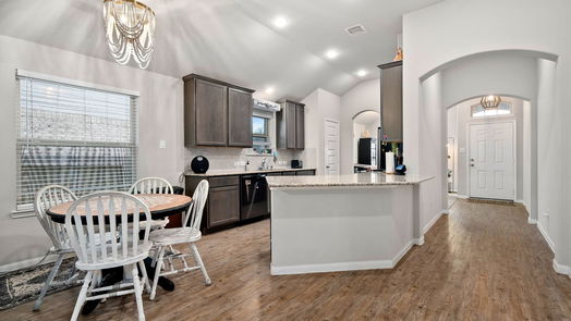 Dickinson 1-story, 3-bed 6709 Coral Bells Lane-idx