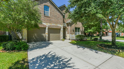 Humble 2-story, 5-bed 17031 Stones River Lane-idx