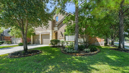 Humble 2-story, 5-bed 17031 Stones River Lane-idx