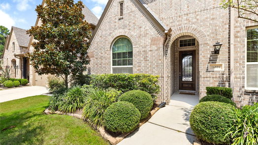 Humble 1-story, 4-bed 16806 Whiteoak Canyon Drive-idx