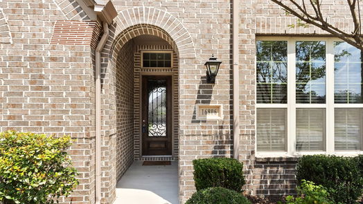 Humble 1-story, 4-bed 16806 Whiteoak Canyon Drive-idx