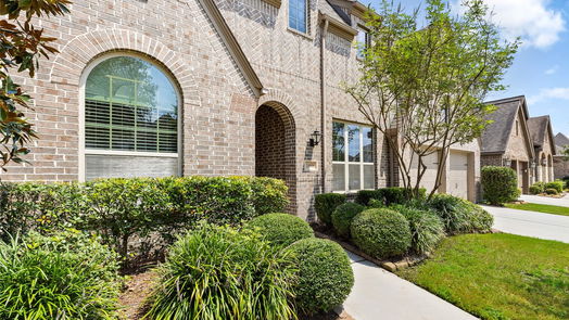 Humble 1-story, 4-bed 16806 Whiteoak Canyon Drive-idx
