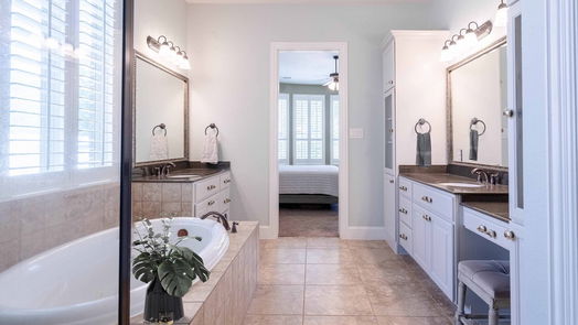 Montgomery 2-story, 5-bed 107 Hawkwatch Drive-idx