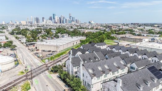 Houston 3-story, 3-bed 4035 Leeland Street-idx