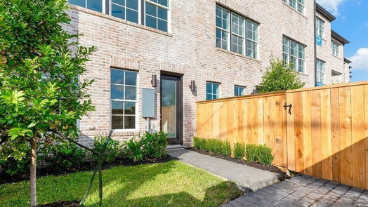 Houston 3-story, 3-bed 4126 Willowbend Boulevard-idx