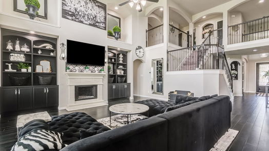 Houston 2-story, 5-bed 9922 Anastasia Trail-idx