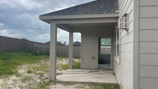 Humble 2-story, 4-bed 15290 Glow Berry Lane-idx