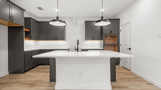 Sealy 1-story, 3-bed 313 Cobb Court-idx