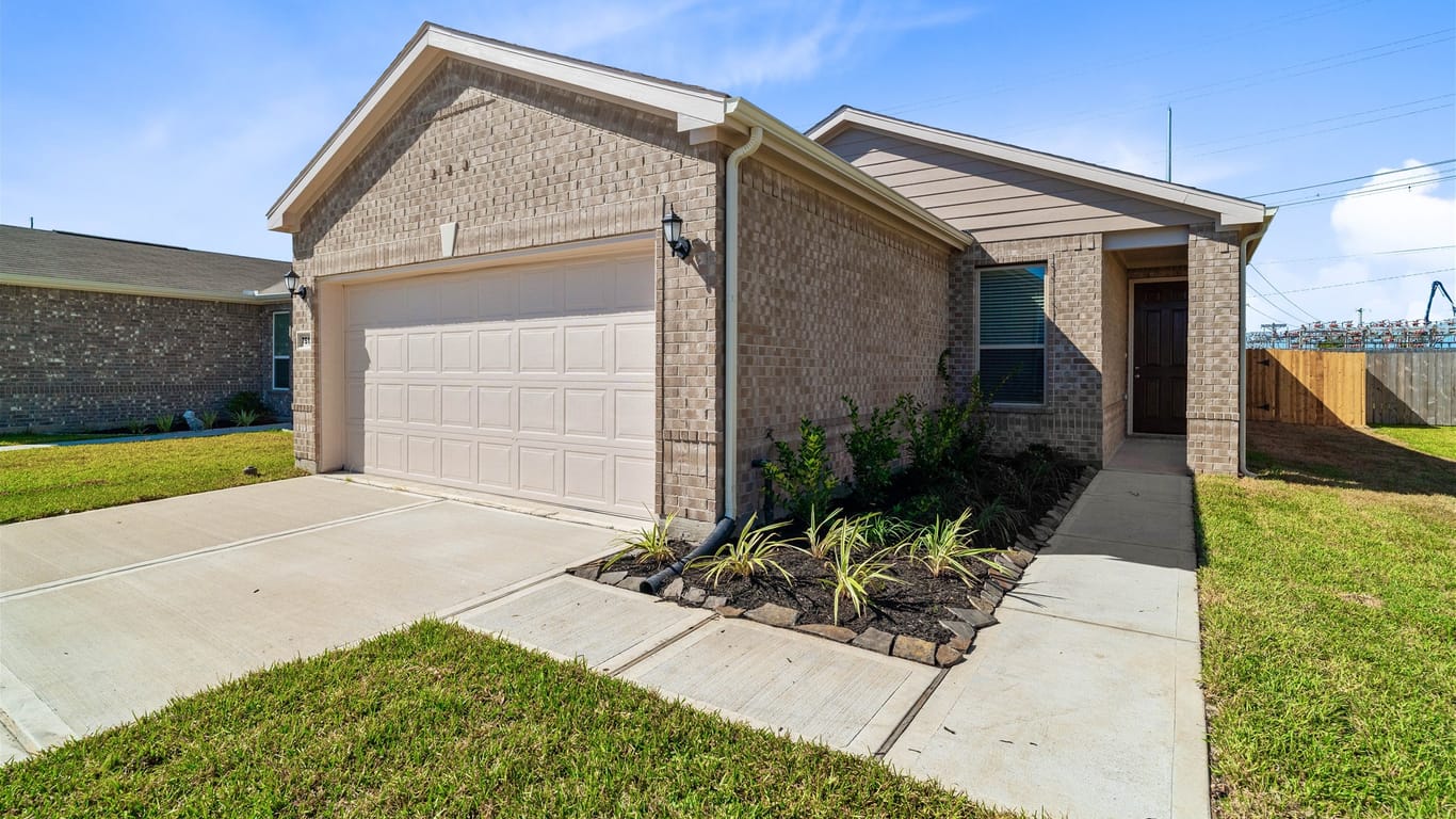 Texas City null-story, 3-bed 7512 Luce Solare Drive-idx