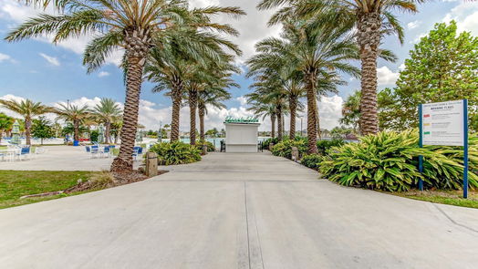 Humble 2-story, 5-bed 13030 Mid Stocket Drive-idx