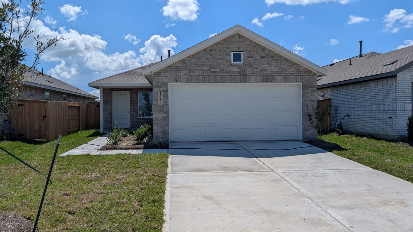 Angleton 1-story, 3-bed 2911 Summer Breeze Way-idx