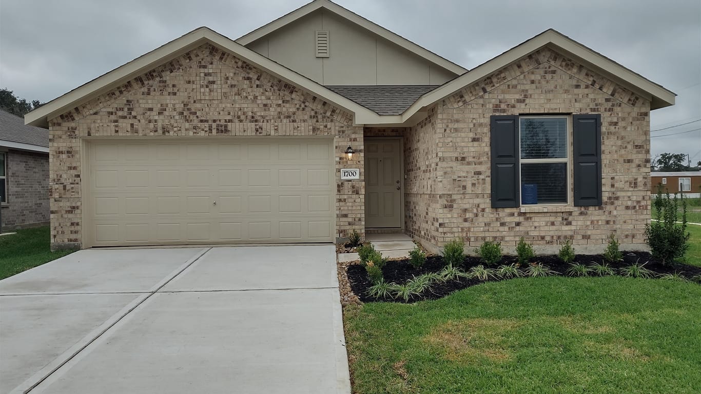 Navasota 1-story, 4-bed 1700 Champions Drive-idx