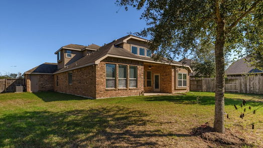 Pearland 2-story, 4-bed 2212 Meadow Wind Drive-idx