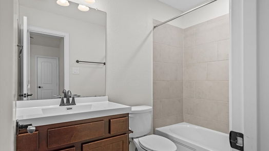 Pearland 2-story, 4-bed 2212 Meadow Wind Drive-idx