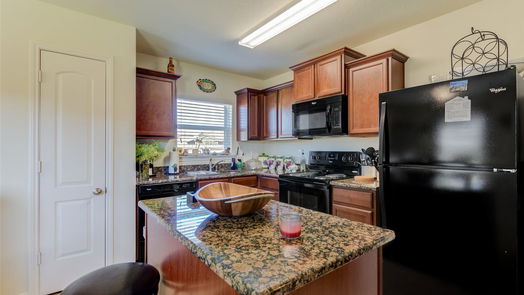 Humble 1-story, 3-bed 20435 Flatiron Drive-idx