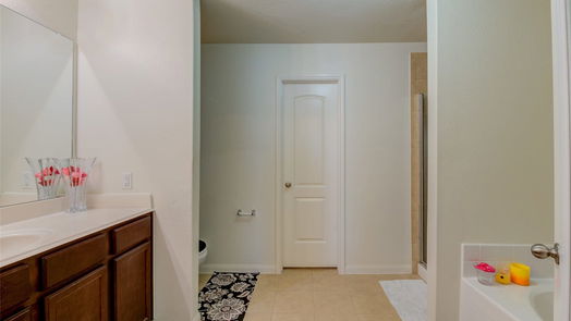 Humble 1-story, 3-bed 20435 Flatiron Drive-idx