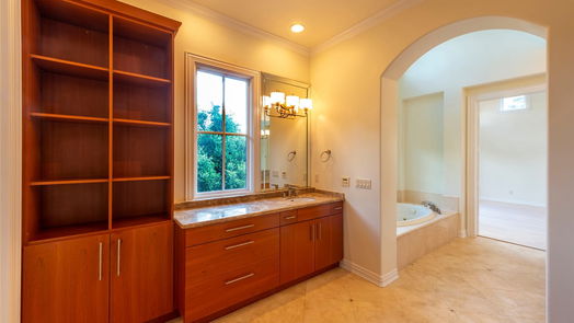 Houston 2-story, 5-bed 5035 Fieldwood Drive-idx