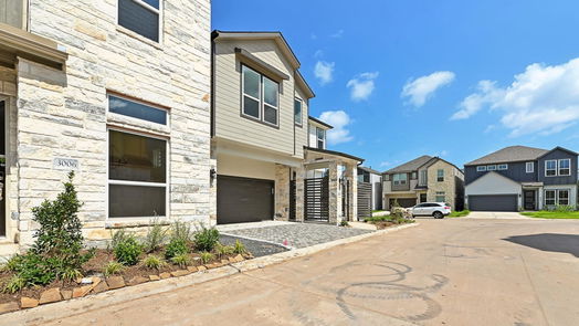 Houston 2-story, 3-bed 3004 Moontide Lane-idx