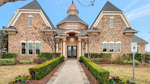 Rosenberg 2-story, 4-bed 5918 Wayne Way-idx
