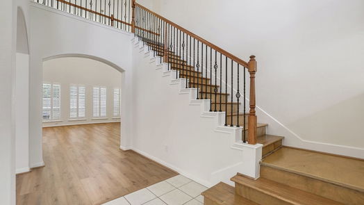 Sugar Land 2-story, 4-bed 5422 Belle Manor Lane-idx