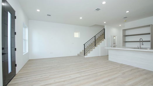 Houston 3-story, 4-bed 15000 S Richmond Avenue 7-idx