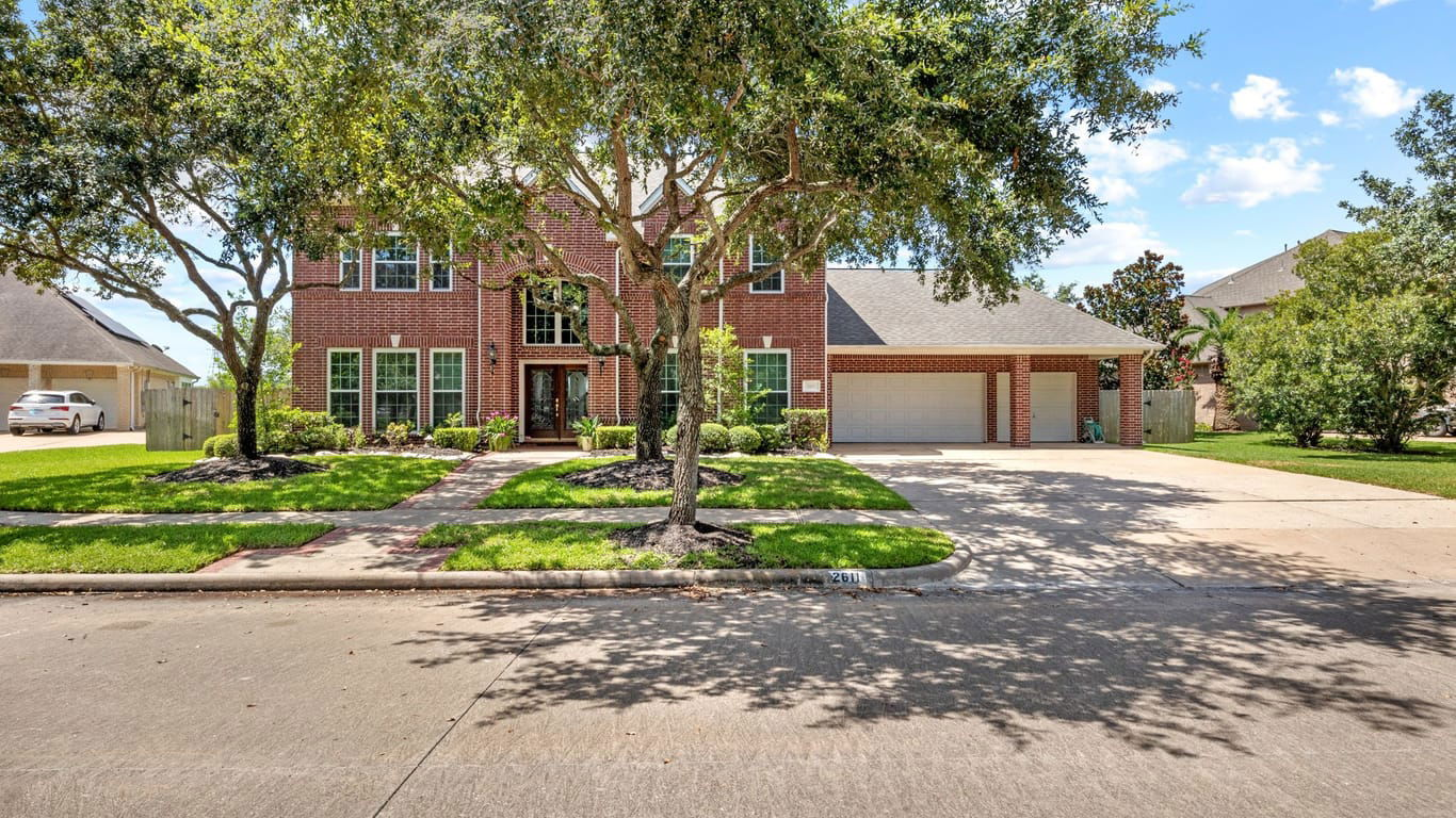 Pearland 2-story, 6-bed 2611 Winston Court-idx