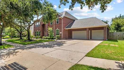 Pearland 2-story, 6-bed 2611 Winston Court-idx