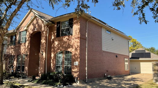 Pearland 2-story, 5-bed 11615 Summer Moon Drive-idx