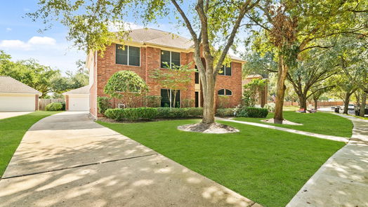 Sugar Land 2-story, 5-bed 1903 Willow Lakes Drive-idx