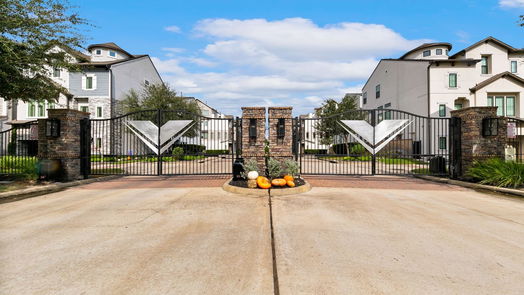 Houston 3-story, 4-bed 2610 Fountain Key Boulevard-idx