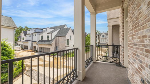 Houston 4-story, 3-bed 313 Royale Heights Lane-idx